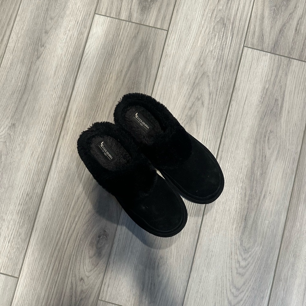 Koolaburra Black Furry Women's Slippers